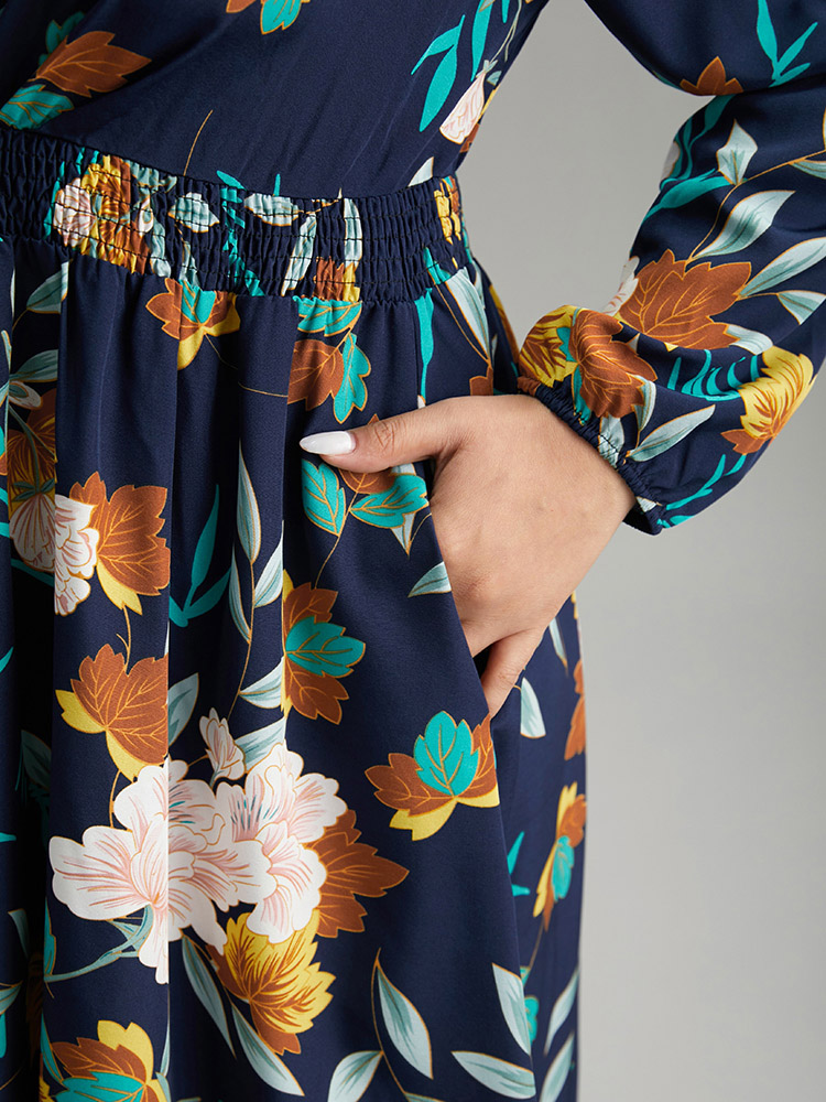 Plus Size Floral Print Shirred Lantern Sleeve Dress DarkBlue Women Elegant Elastic cuffs V-neck Long Sleeve Curvy Midi Dress BloomChic 26/4X 