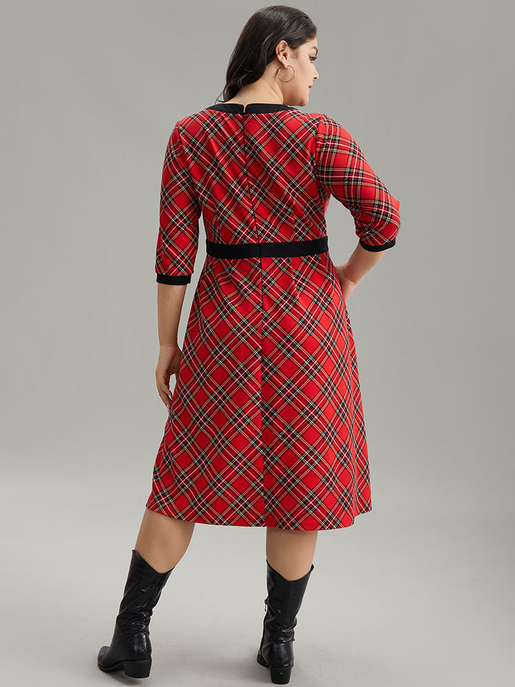 

Plus Size Plaid Contrast Trim Pocket Button Detail Dress Raspberry Women Casual Printed V-neck Elbow-length sleeve Curvy Midi Dress BloomChic