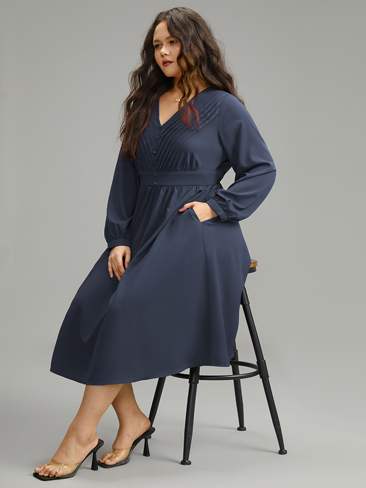 

Plus Size Twill Pleated Beaded Long Sleeve Dress DarkBlue Women Elegant Plain V-neck Long Sleeve Curvy Midi Dress BloomChic