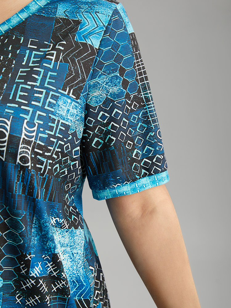 Plus Size Geometric Print V Neck T-shirt Multicolor Women Casual Printed Geometric V-neck Dailywear T-shirts BloomChic 10/M 