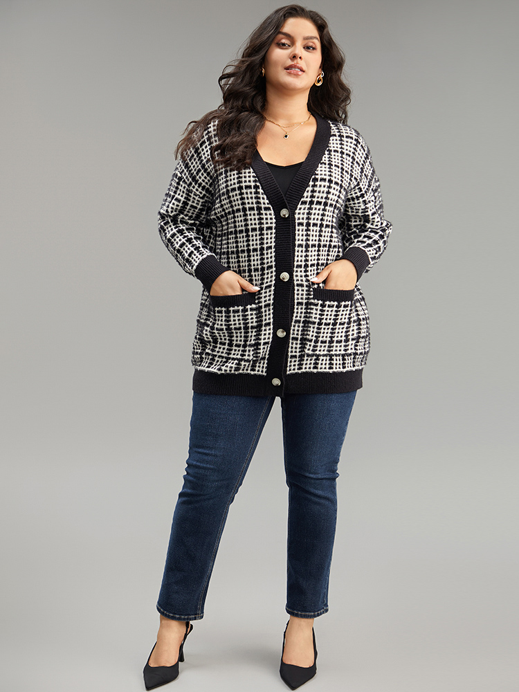 

Plus Size Plaid Button Down Patched Pocket Cardigan Black Women Casual Loose Long Sleeve Dailywear Cardigans BloomChic