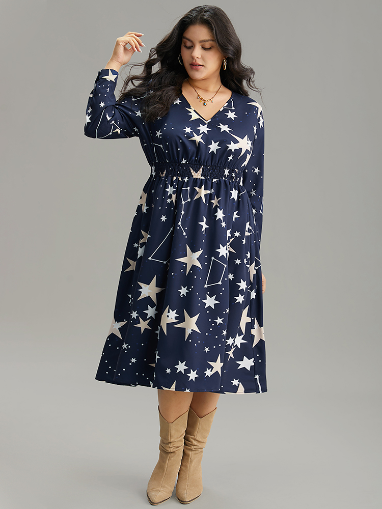 

Plus Size Star Geometric Shirred Pocket Dress DarkBlue Women Vacation Printed V-neck Long Sleeve Curvy Midi Dress BloomChic