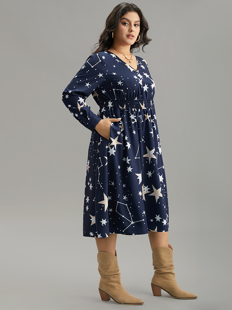 Plus Size Star Geometric Shirred Pocket Dress DarkBlue Women Vacation Printed V-neck Long Sleeve Curvy Midi Dress BloomChic 22-24/3X 
