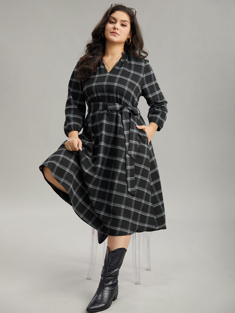 

Plus Size Plaid Notched Elastic Waist Belted Dress Black Women Casual Elastic cuffs Notched collar Elbow-length sleeve Curvy Midi Dress BloomChic