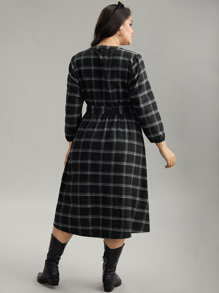 

Plus Size Plaid Notched Elastic Waist Belted Dress Black Women Casual Elastic cuffs Notched collar Elbow-length sleeve Curvy Midi Dress BloomChic