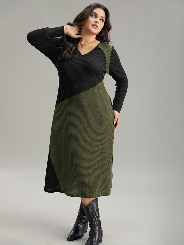 

Plus Size Two Tone Patchwork V Neck Dress Multicolor Women Casual Patchwork V-neck Long Sleeve Curvy Midi Dress BloomChic