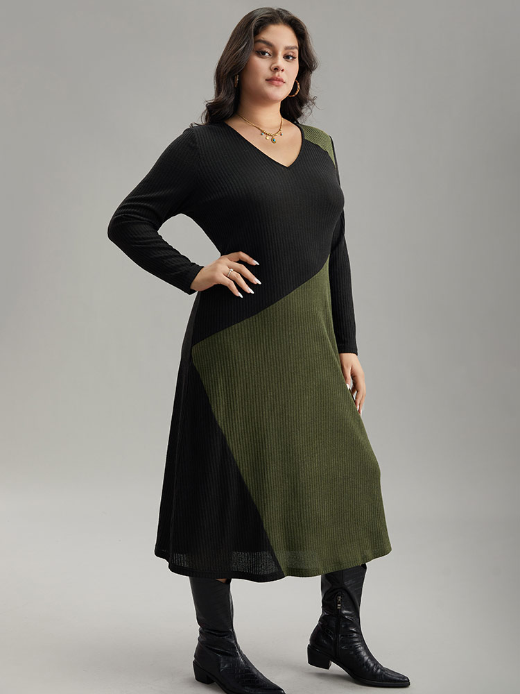Plus Size Two Tone Patchwork V Neck Dress Multicolor Women Casual Patchwork V-neck Long Sleeve Curvy Midi Dress BloomChic 18-20/2X 