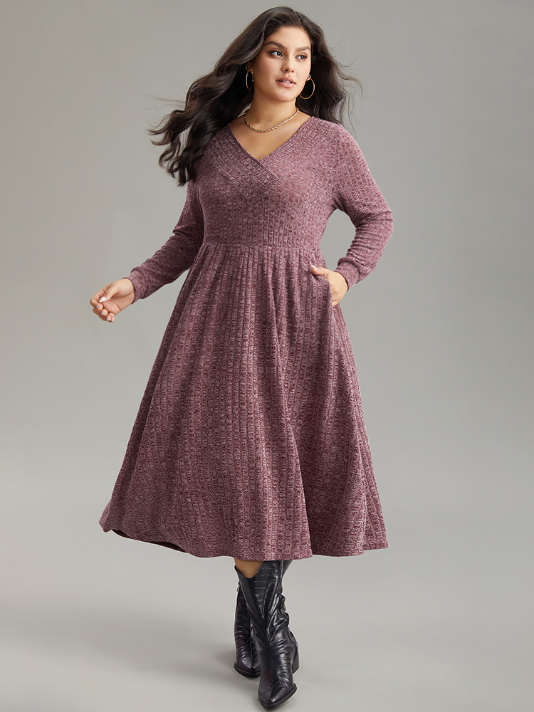 

Plus Size Rib Knit Plain Plisse Long Sleeve Dress Purple Women Casual Rib Knit V-neck Long Sleeve Curvy Midi Dress BloomChic