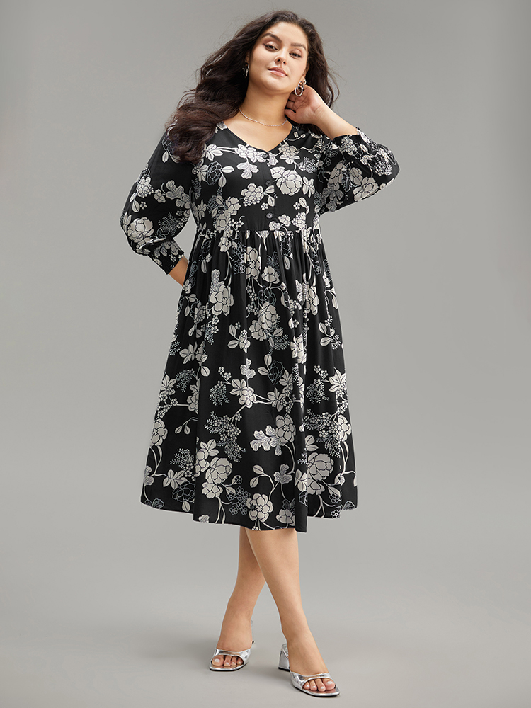 

Plus Size Supersoft Essentials Silhouette Floral Print Pocket Dress BlackFlower Women Resort Gathered V-neck Elbow-length sleeve Curvy Midi Dress BloomChic