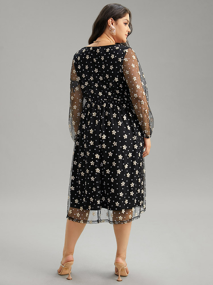 

Plus Size Floral Lace Mesh Pocket Elastic Waist Dress Black Women Party Elastic cuffs Square Neck Long Sleeve Curvy Midi Dress BloomChic