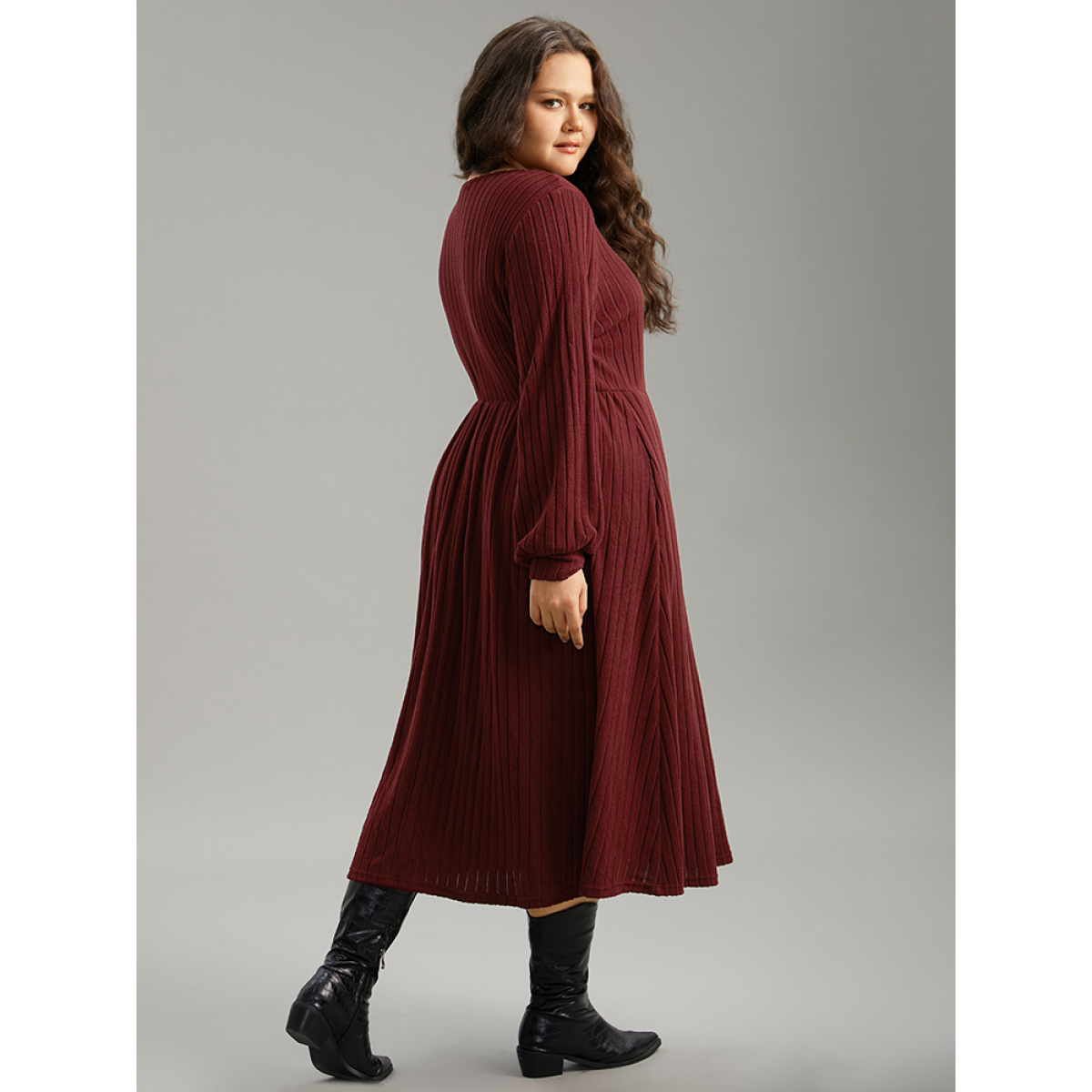 

Plus Size Solid Rib Knit Pocket Elastic Waist Dress Scarlet Women Texture V-neck Long Sleeve Curvy Midi Dress BloomChic