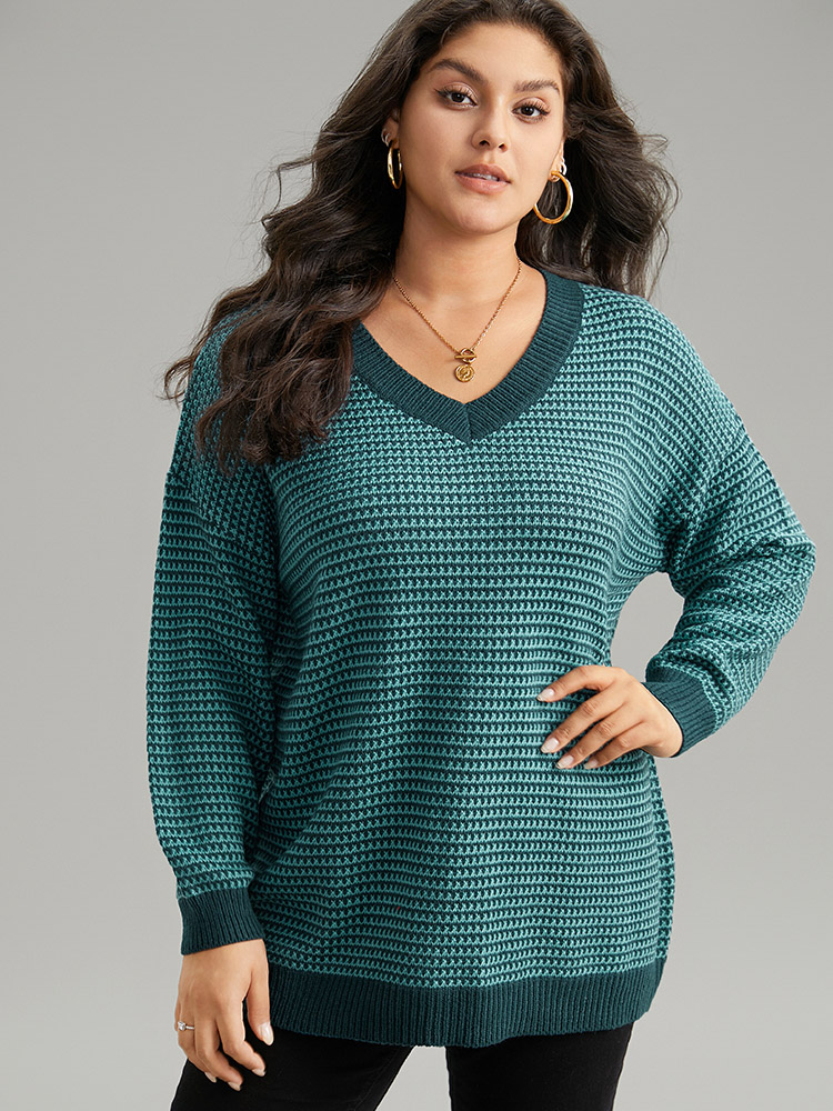 

Plus Size Solid Plisse V Neck Split Side Pullover Emerald Women Casual Loose Long Sleeve V-neck Dailywear Pullovers BloomChic