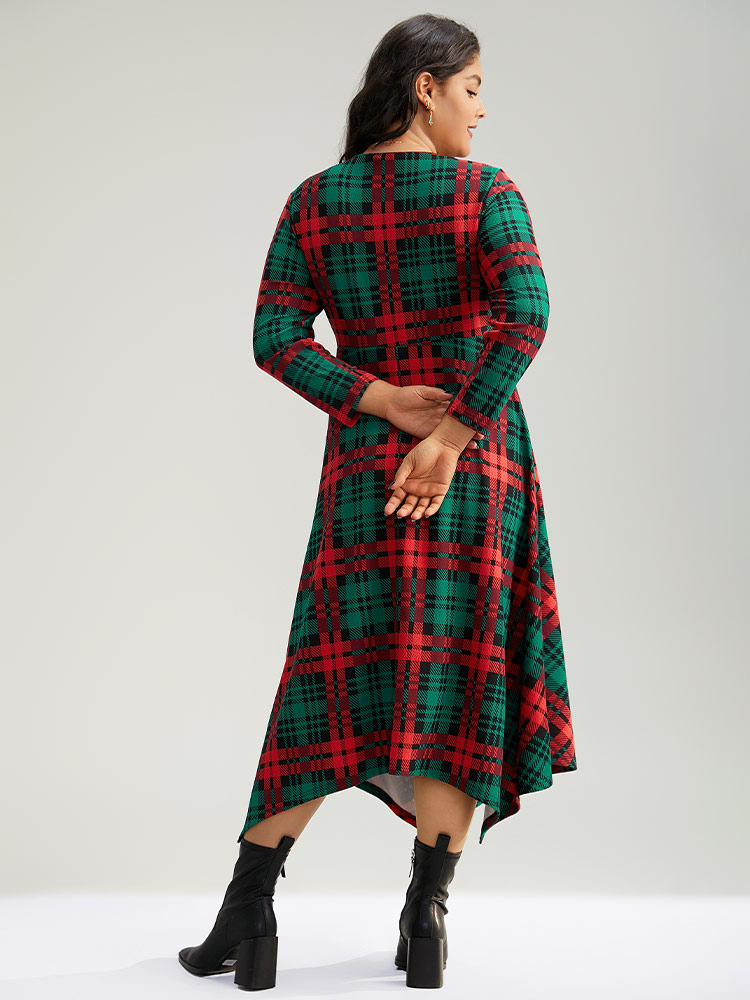 

Plus Size Christmas Plaid Button Detail Hanky Hem Dress DarkGreen Women Casual Printed V-neck Long Sleeve Curvy Midi Dress BloomChic