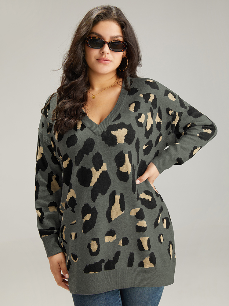 

Plus Size Anti-Pilling Leopard Elastic Cuffs Pullover DimGray Women Casual Loose Long Sleeve V-neck Dailywear Pullovers BloomChic