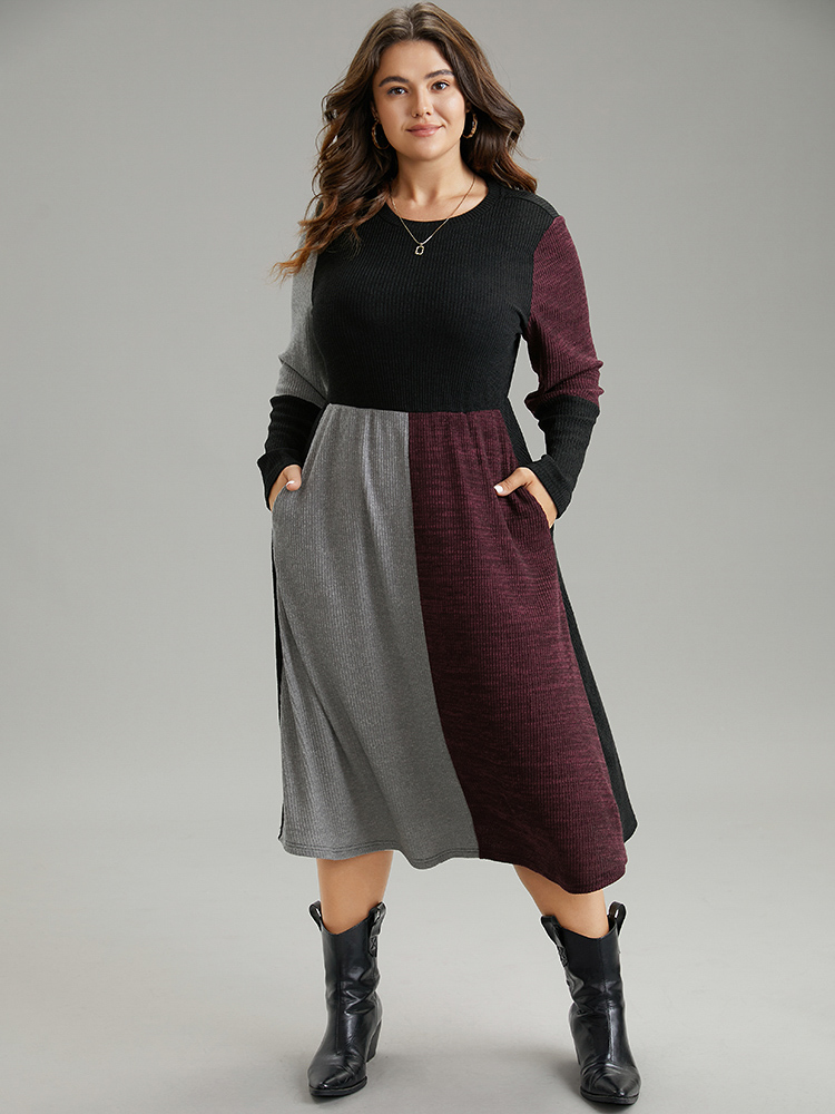 Plus Size Women Dailywear Colorblock Rib Knit Regular Sleeve Long Sleeve Round Neck Pocket Casual Dresses BloomChic 