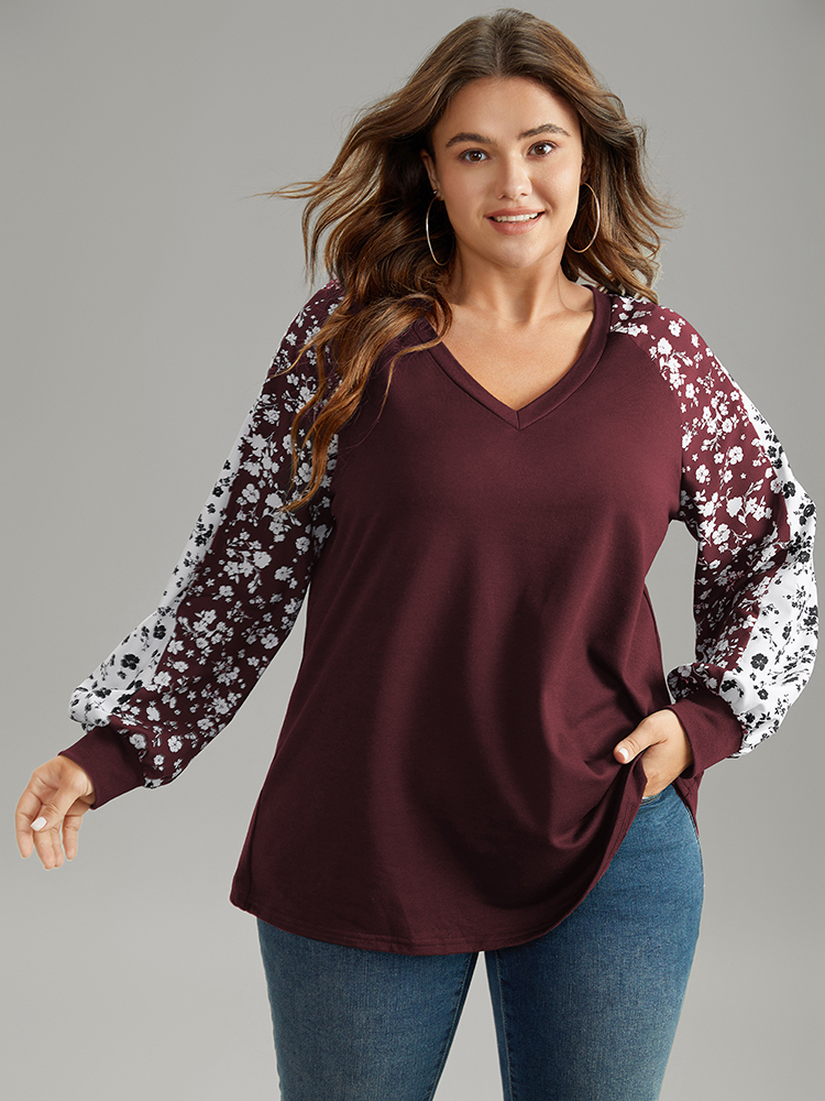 

Plus Size Ditsy Floral Contrast Raglan Sleeve Sweatshirt Women Burgundy Elegant Elastic cuffs V-neck Everyday Sweatshirts BloomChic