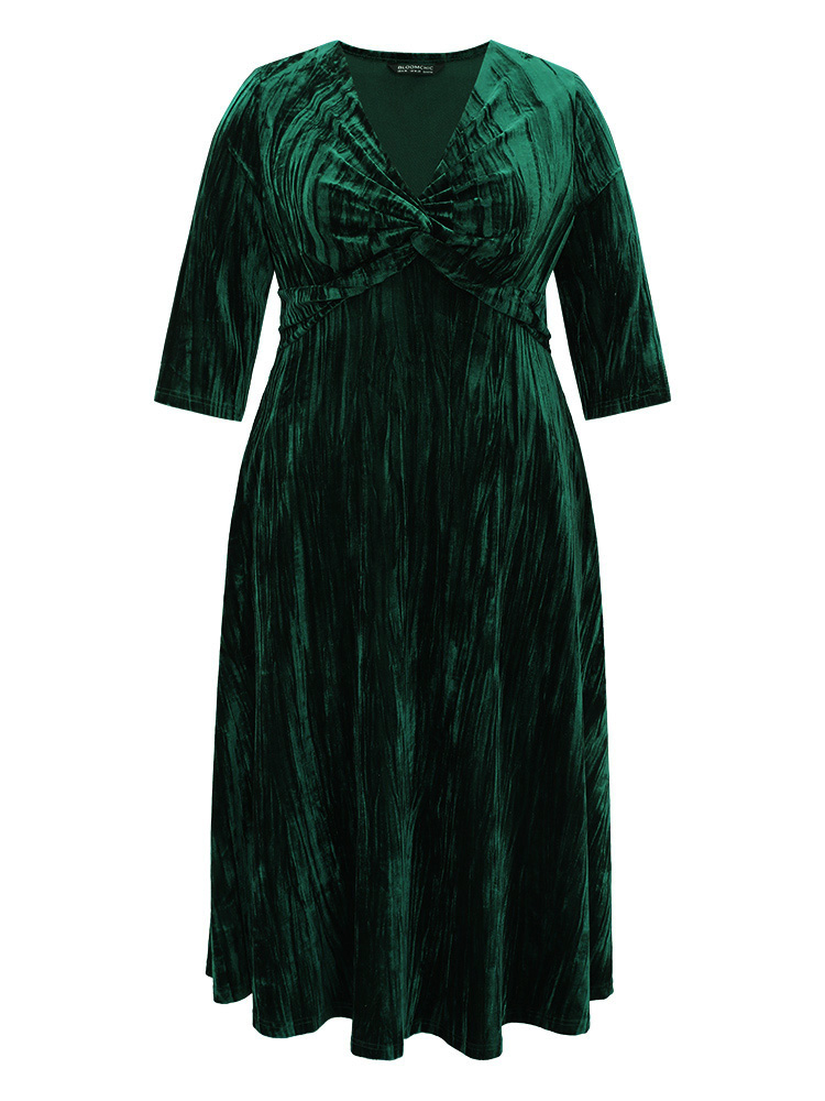 

Plus Size Plain Velvet V Neck Twist Front Dress DarkGreen Women Cocktail Velvet V-neck Elbow-length sleeve Curvy Midi Dress BloomChic