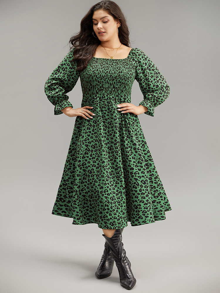 Plus Size Leopard Print Shirred Square Neck Pocket Dress DarkGreen Women Casual Printed Square Neck Long Sleeve Curvy Midi Dress BloomChic 28/5X 