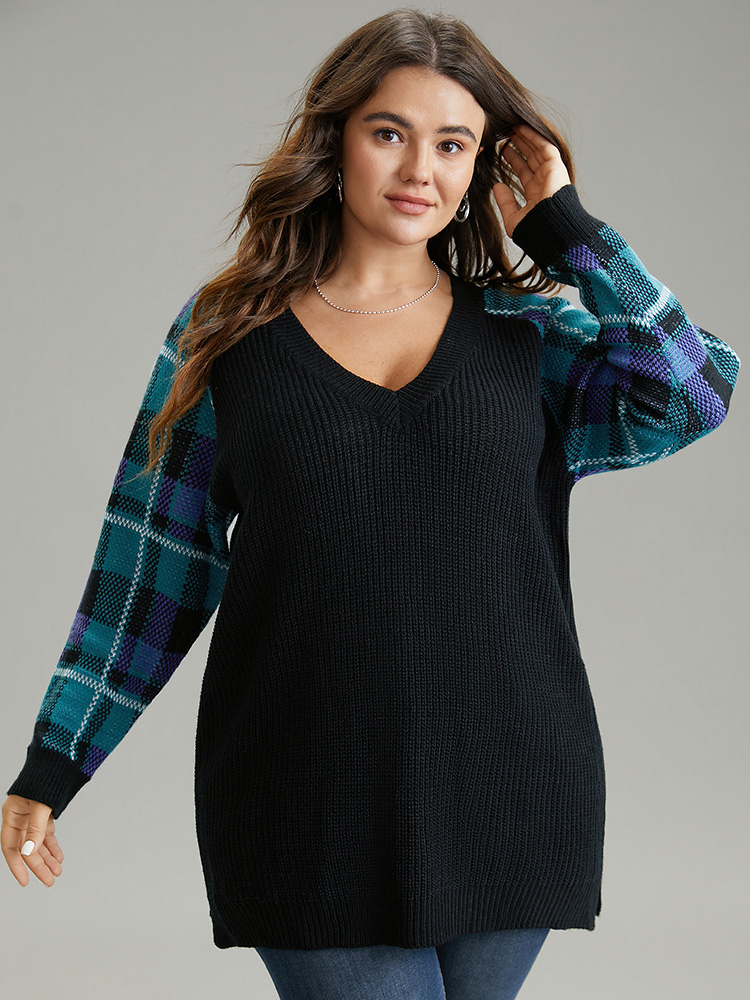 

Plus Size Plaid Patchwork Split Side Raglan Sleeve Pullover Black Women Casual Loose Long Sleeve V-neck Dailywear Pullovers BloomChic