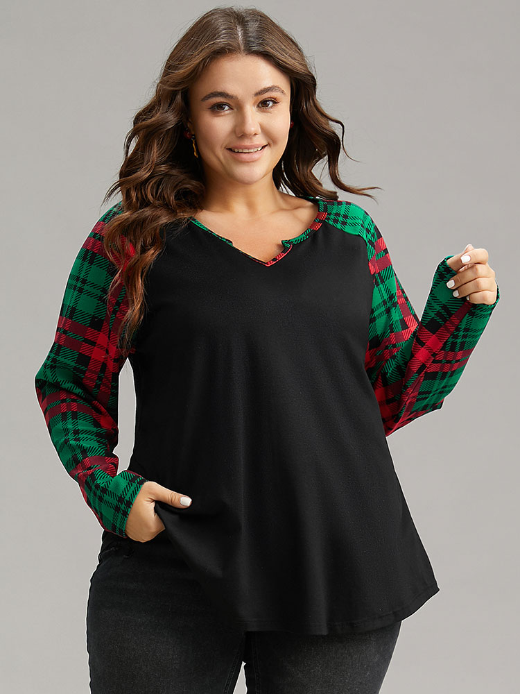 

Plus Size Plaid Contrast Notched Raglan Sleeve T-shirt Black Women Casual Contrast Plaid Notched collar Festival-Christmas T-shirts BloomChic