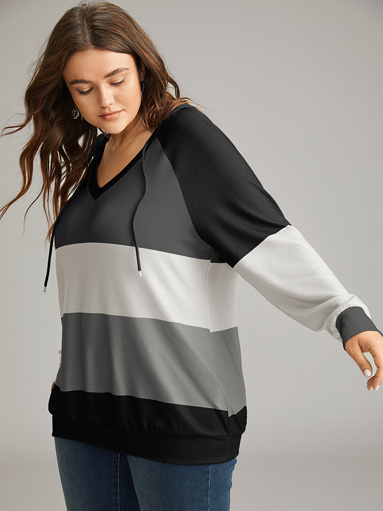 Plus Size Colorblock Contrast Hooded Drawstring Sweatshirt Women Gray Casual Contrast Hooded Dailywear Sweatshirts BloomChic 28/5X 