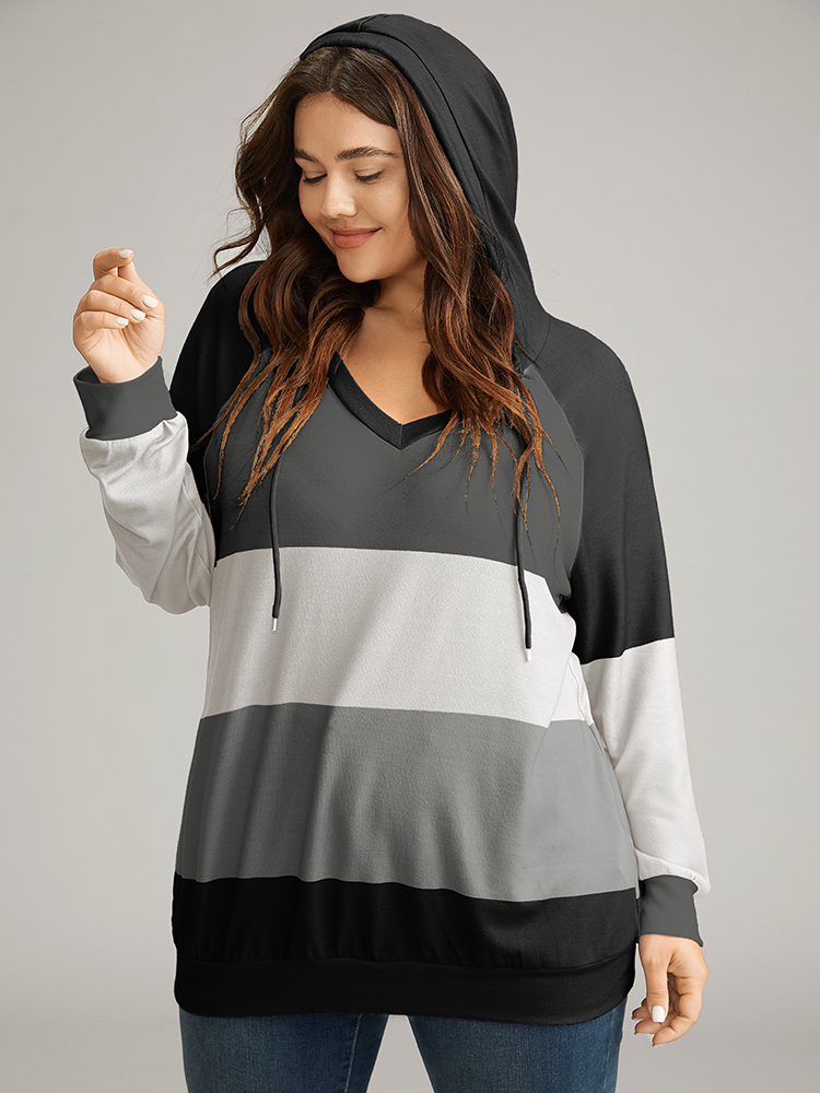 Plus Size Colorblock Contrast Hooded Drawstring Sweatshirt Women Gray Casual Contrast Hooded Dailywear Sweatshirts BloomChic 28/5X 