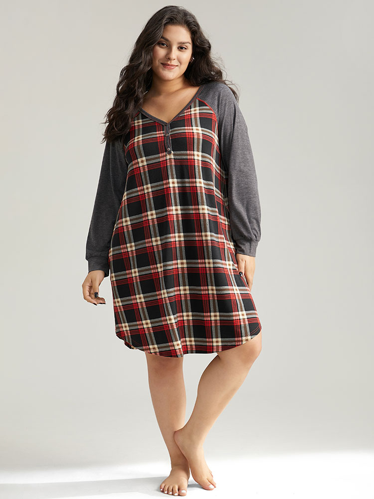 

Plus Size Plaid Patchwork Contrast Curved Hem Sleep Dress DimGray Long Sleeve V-neck Casual Festival-Christmas  Bloomchic