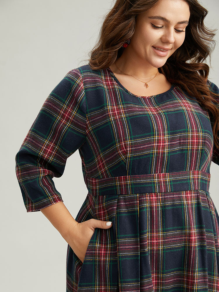 Plus Size Christmas Plaid Pocket Elastic Waist Midi Dress DarkBlue Women Elegant Printed Round Neck Elbow-length sleeve Curvy Midi Dress BloomChic 26/4X 