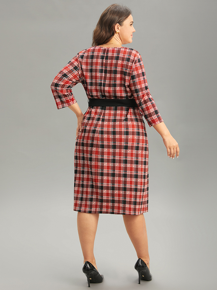 

Plus Size Christmas Plaid Belted Patched Pocket Dress Crimson Women Office Belted Round Neck Elbow-length sleeve Curvy Midi Dress BloomChic