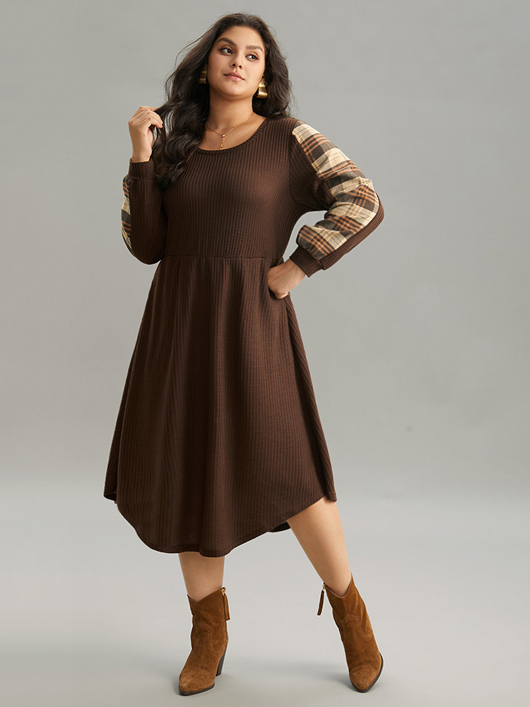 

Plus Size Plaid Waffle Knit Elastic Waist Curved Hem Dress DarkBrown Women Casual Printed Round Neck Long Sleeve Curvy Midi Dress BloomChic