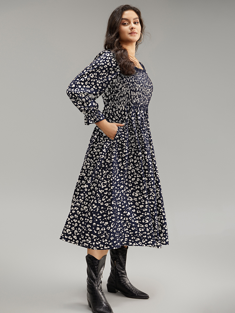 

Plus Size Leopard Print Shirred Square Neck Pocket Dress DarkBlue Women Casual Printed Square Neck Long Sleeve Curvy Midi Dress BloomChic