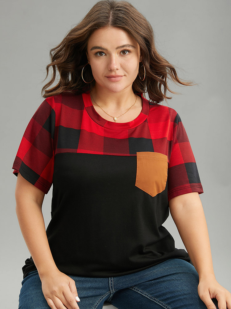 

Plus Size Plaid Contrast Patchwork Pocket Round Neck T-shirt Black Women Casual Contrast Plaid Round Neck Festival-Christmas T-shirts BloomChic