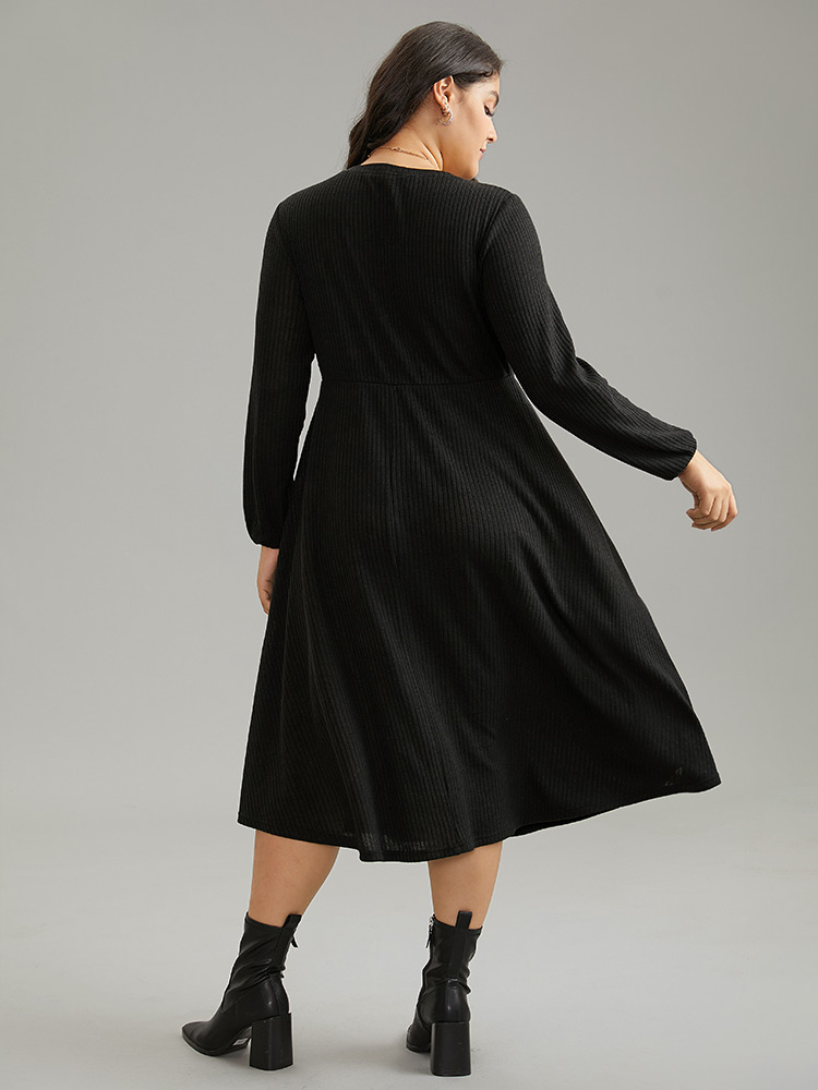 

Plus Size Solid Rib Knit Button Detail Elastic Waist Dress Black Women Elegant Elastic cuffs Round Neck Long Sleeve Curvy Midi Dress BloomChic