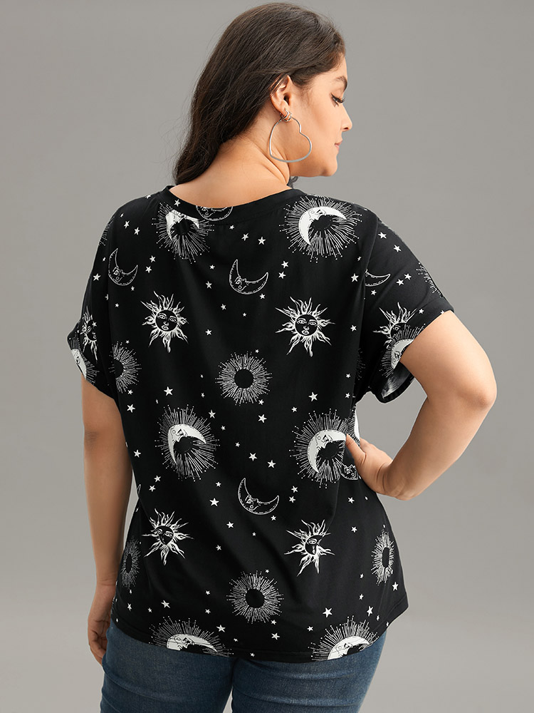Plus Size Horoscope Print V Neck Cuffed Dolman Sleeve T-shirt Black Women Casual Printed Tarot elements V-neck Dailywear T-shirts BloomChic 12/L 