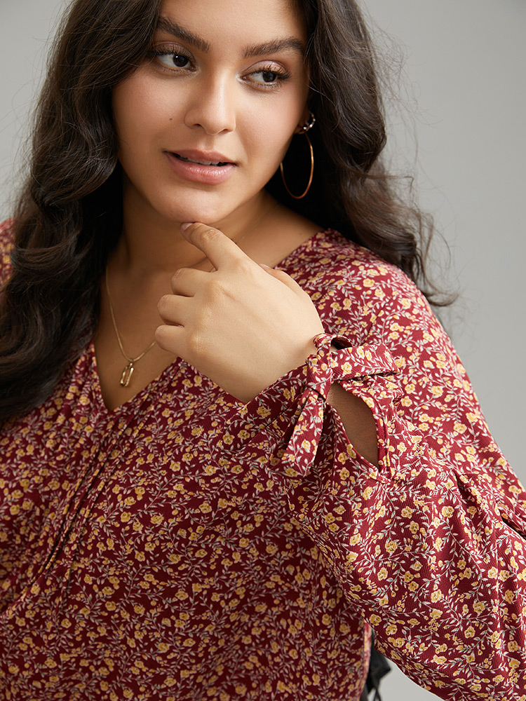 Plus Size Scarlet Ditsy Floral Ties V Neck Pleated Blouse Women Elegant Long Sleeve V-neck Dailywear Blouses BloomChic 22-24/3X 