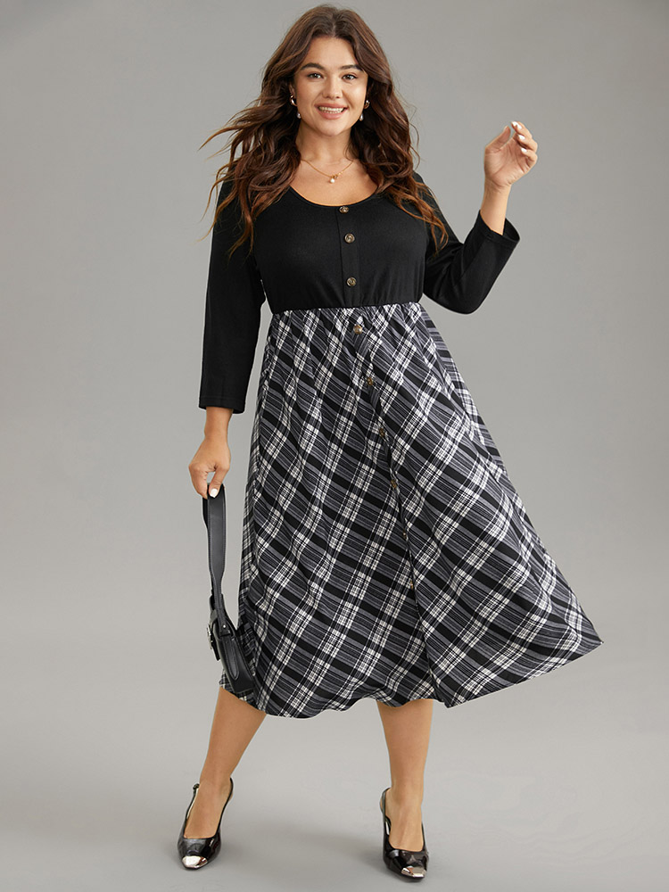 

Plus Size Plaid Patchwork Scoop Neck Button Detail Dress Black Women Office Printed Scoop Neck Elbow-length sleeve Curvy Midi Dress BloomChic