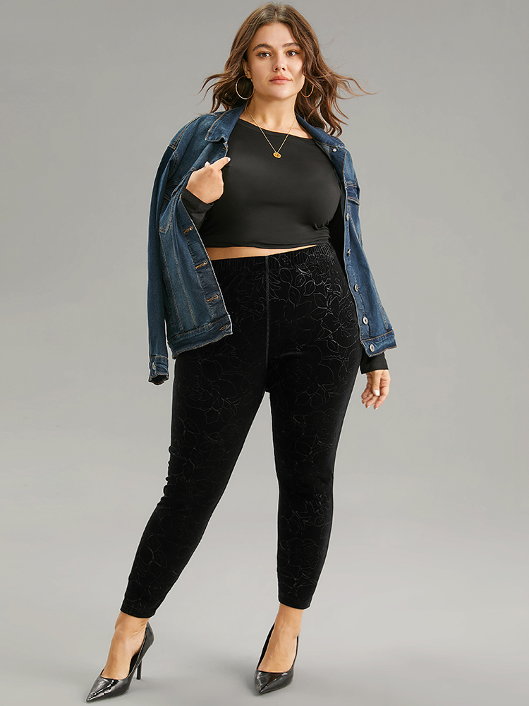 Plus Size Women Dailywear Silhouette Floral Print Velvet High stretch Skinny High Rise Elegant Leggings BloomChic 