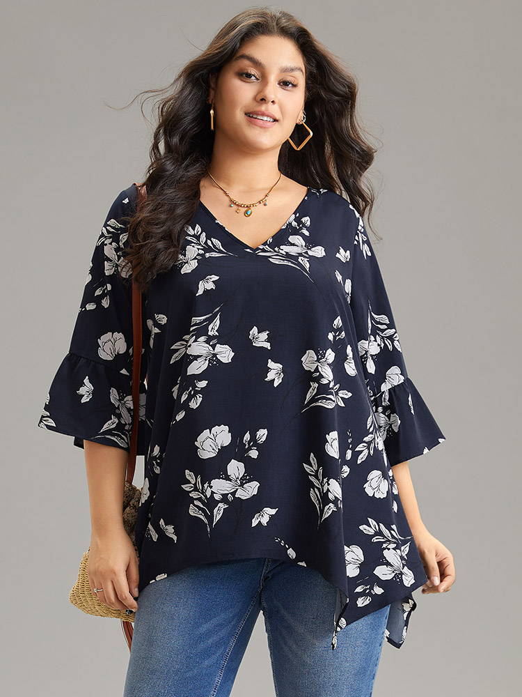 

Plus Size Indigo Silhouette Floral Print Hanky Hem Blouse Women Elegant Elbow-length sleeve Round Neck Vacation Blouses BloomChic