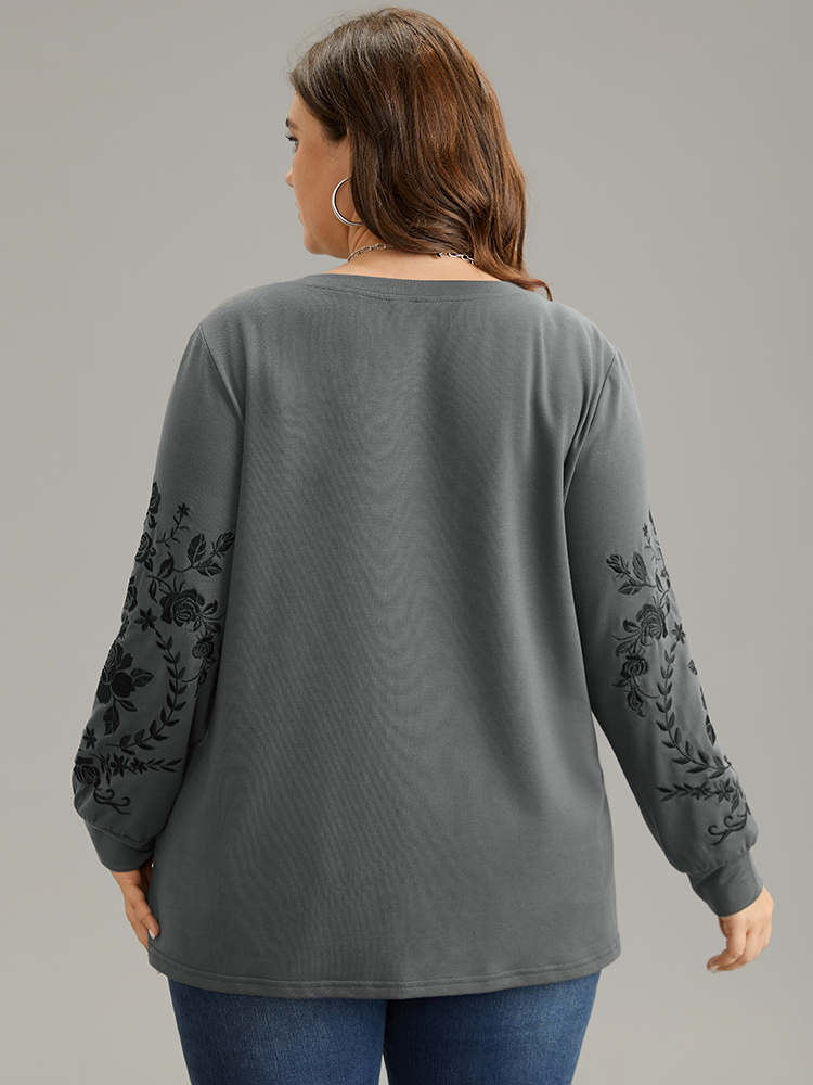 Plus Size Plants Embroidered Elastic Cuffs Crew Neck Sweatshirt Women Gray Casual Embroidered Round Neck Everyday Sweatshirts BloomChic 28/5X 