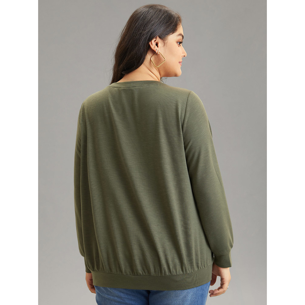 

Plus Size Plain Plicated Detail Button Detail Sweatshirt Women Sage Casual Texture Round Neck Dailywear Sweatshirts BloomChic
