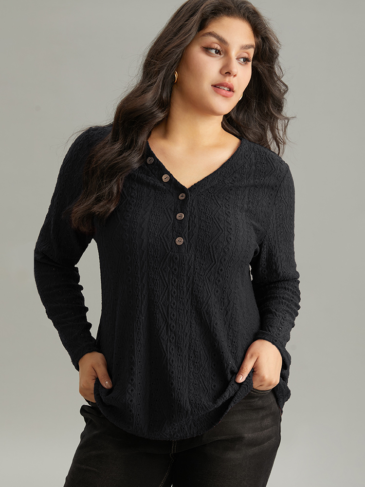 

Plus Size Broderie Anglaise Button Detail Jacquard T-shirt Black Women Elegant Texture Plain V-neck Dailywear T-shirts BloomChic