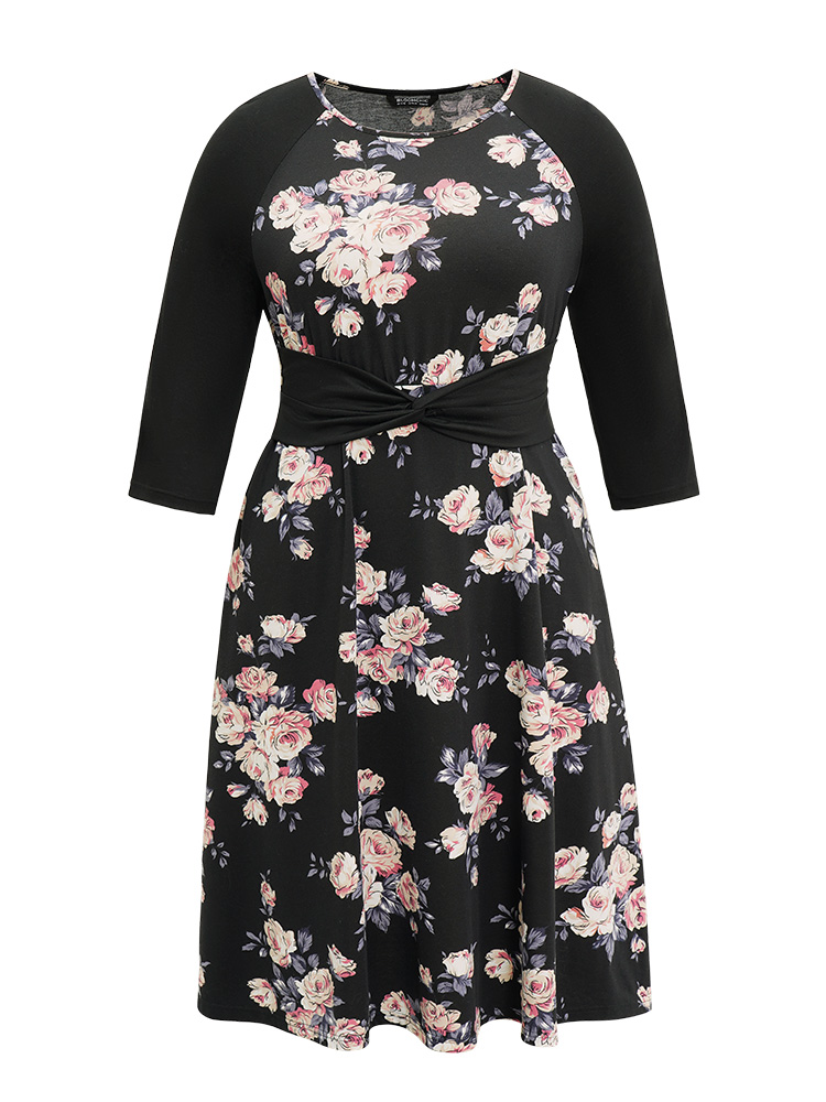Plus Size Floral Twist Front Patchwork Raglan Sleeve Dress Black Women Elegant Contrast Round Neck Elbow-length sleeve Curvy Midi Dress BloomChic 26/4X 