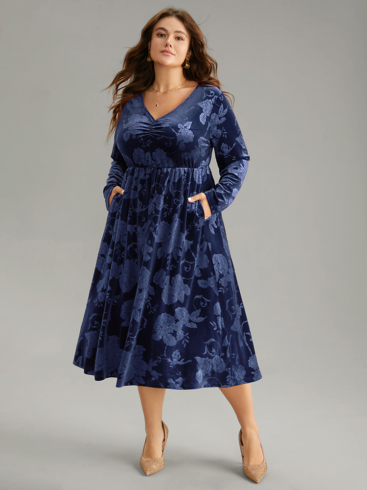 Plus Size Velvet Jacquard Elastic Waist Ruched Dress Indigo Women Elegant Velvet V-neck Long Sleeve Curvy Midi Dress BloomChic 26/4X 
