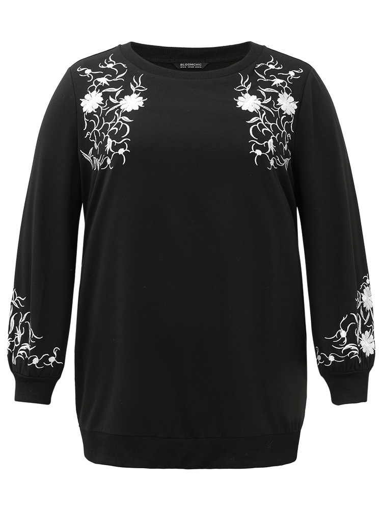 

Plus Size Floral Embroidered Pocket Elastic Cuffs Sweatshirt Women Black Elegant Rib Knit Round Neck Dailywear Sweatshirts BloomChic