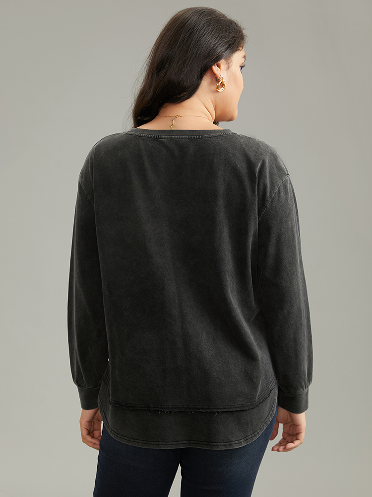 Plus Size Vintage Split Arc Hem Patched Pocket Sweatshirt Women Black Casual Plain Round Neck Everyday Sweatshirts BloomChic 26/4X 