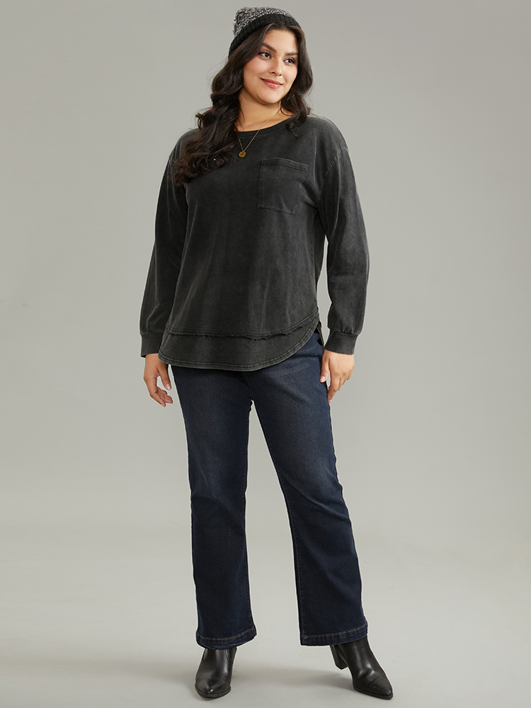 Plus Size Vintage Split Arc Hem Patched Pocket Sweatshirt Women Black Casual Plain Round Neck Everyday Sweatshirts BloomChic 26/4X 