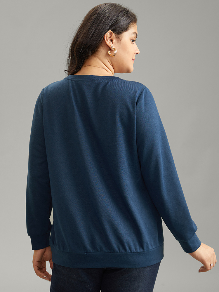 

Plus Size Love Embroidered Patch Crew Neck Sweatshirt Women Indigo Casual Plain Dailywear Sweatshirts BloomChic