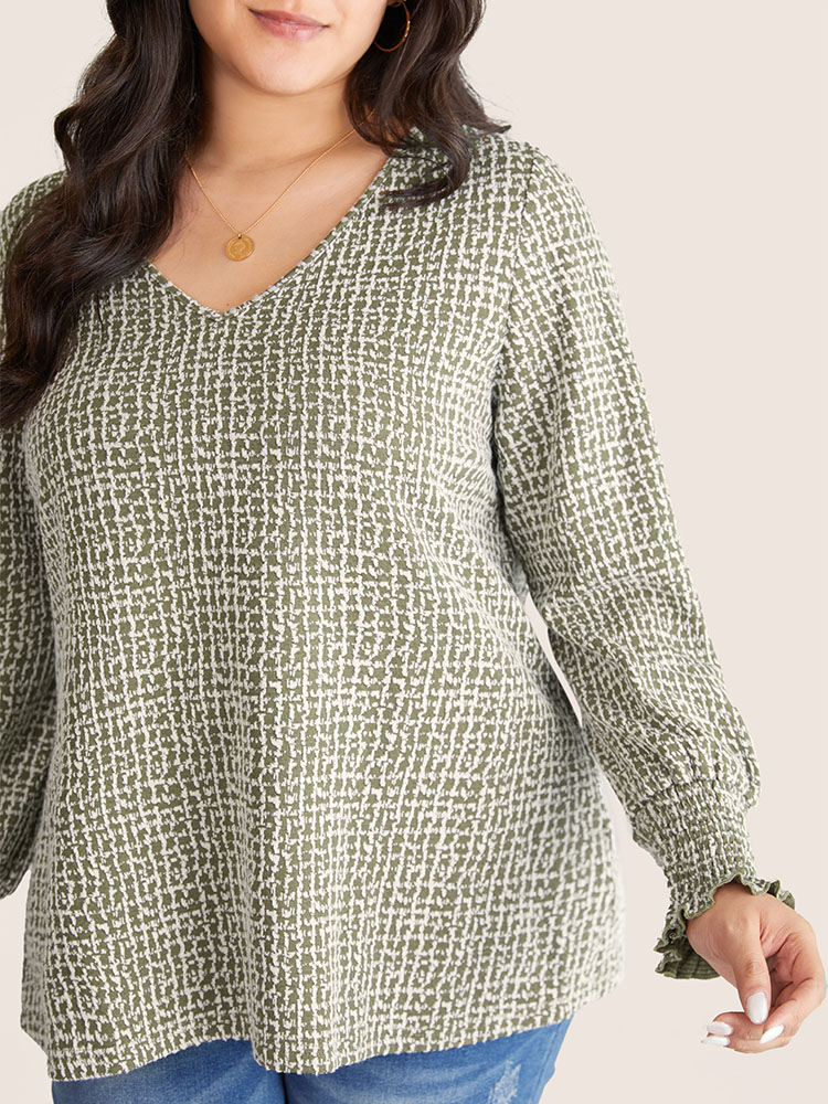 Plus Size Women Dailywear Plain Texture Lantern Sleeve Long Sleeve V-neck Casual T-shirts BloomChic 