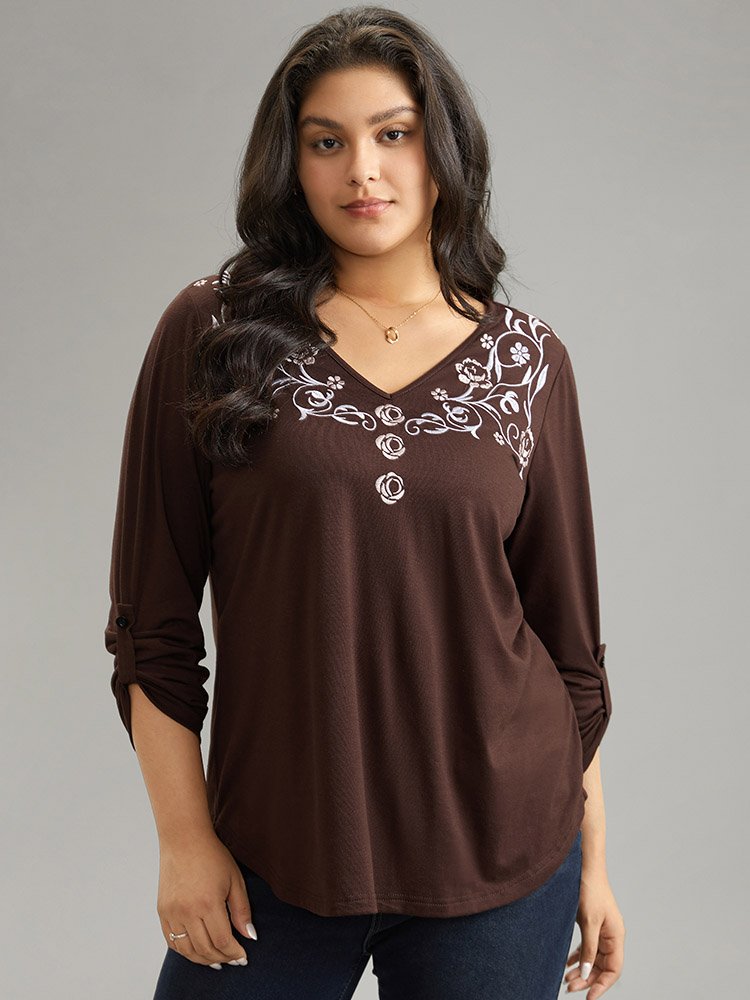 

Plus Size Embroidered Roll Tab Sleeve Arc Hem T-shirt DarkBrown Women Elegant Embroidered Silhouette Floral Print V-neck Dailywear T-shirts BloomChic