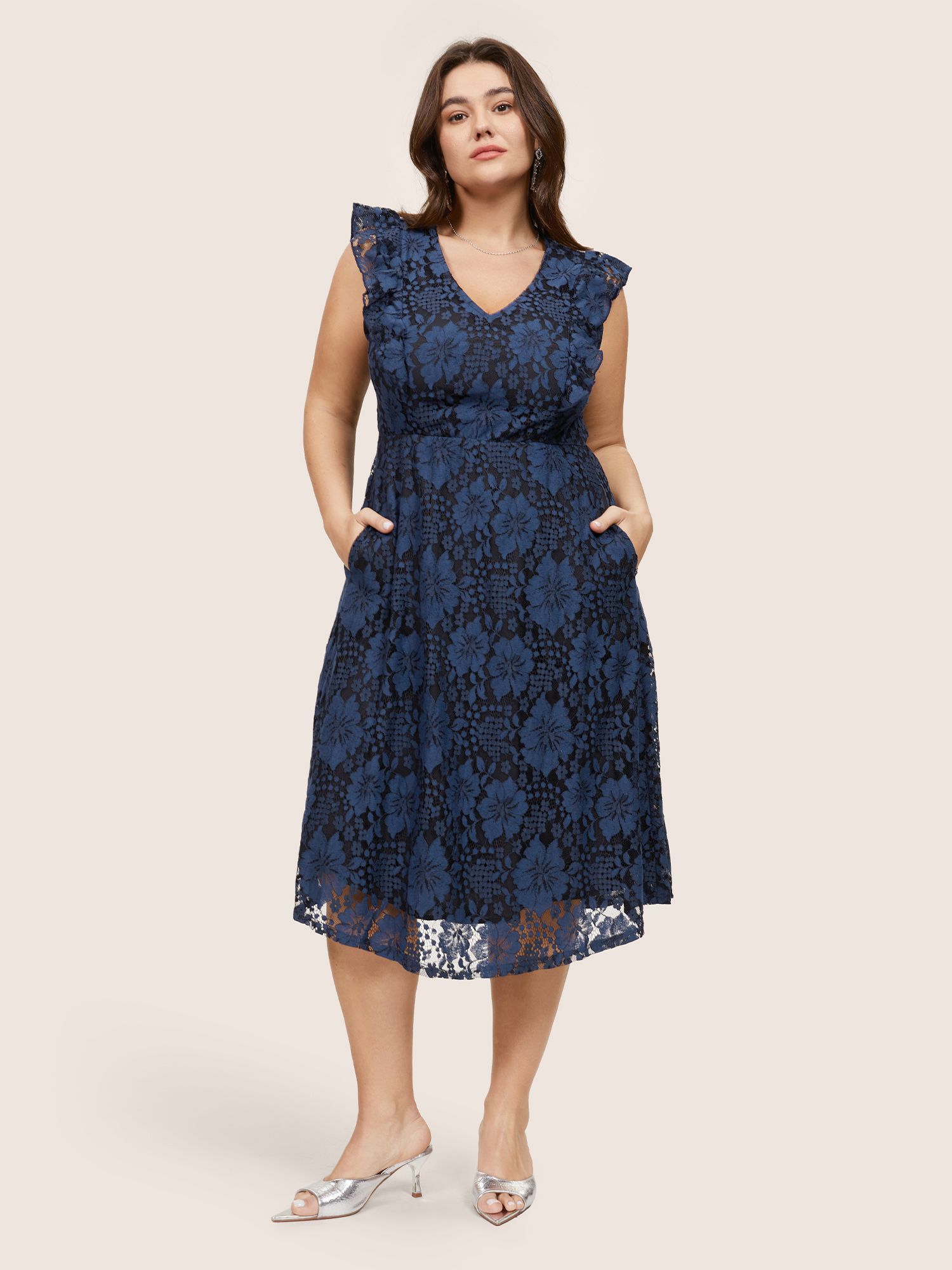 Plus Size Women Party Geometric Lace Sleeveless Sleeveless V-neck Pocket Glamour Dresses BloomChic 